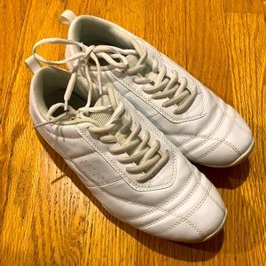 Very lightly used white cheer shoes